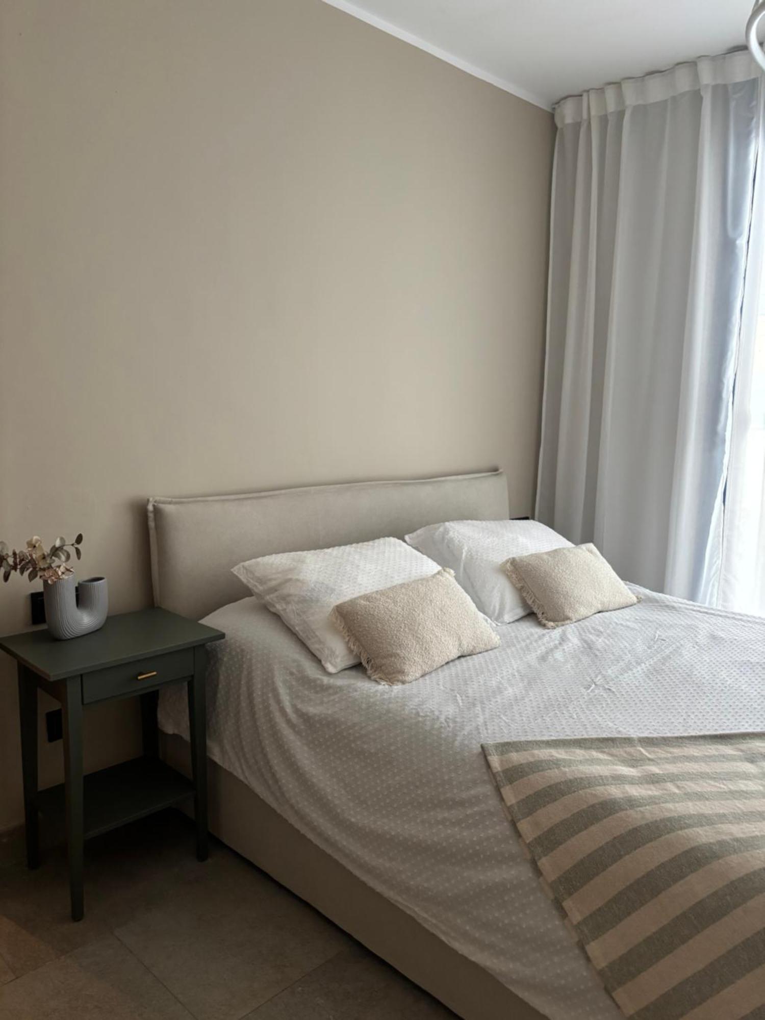 A 200 M Del Mar Apartment