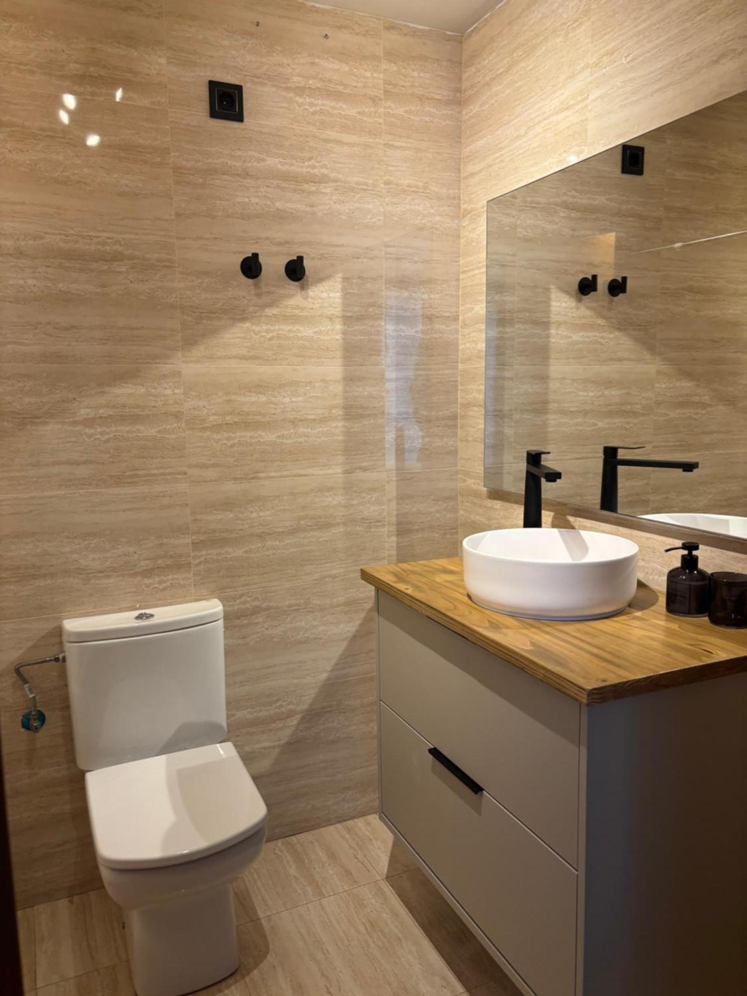 A 200 M Del Mar Apartment