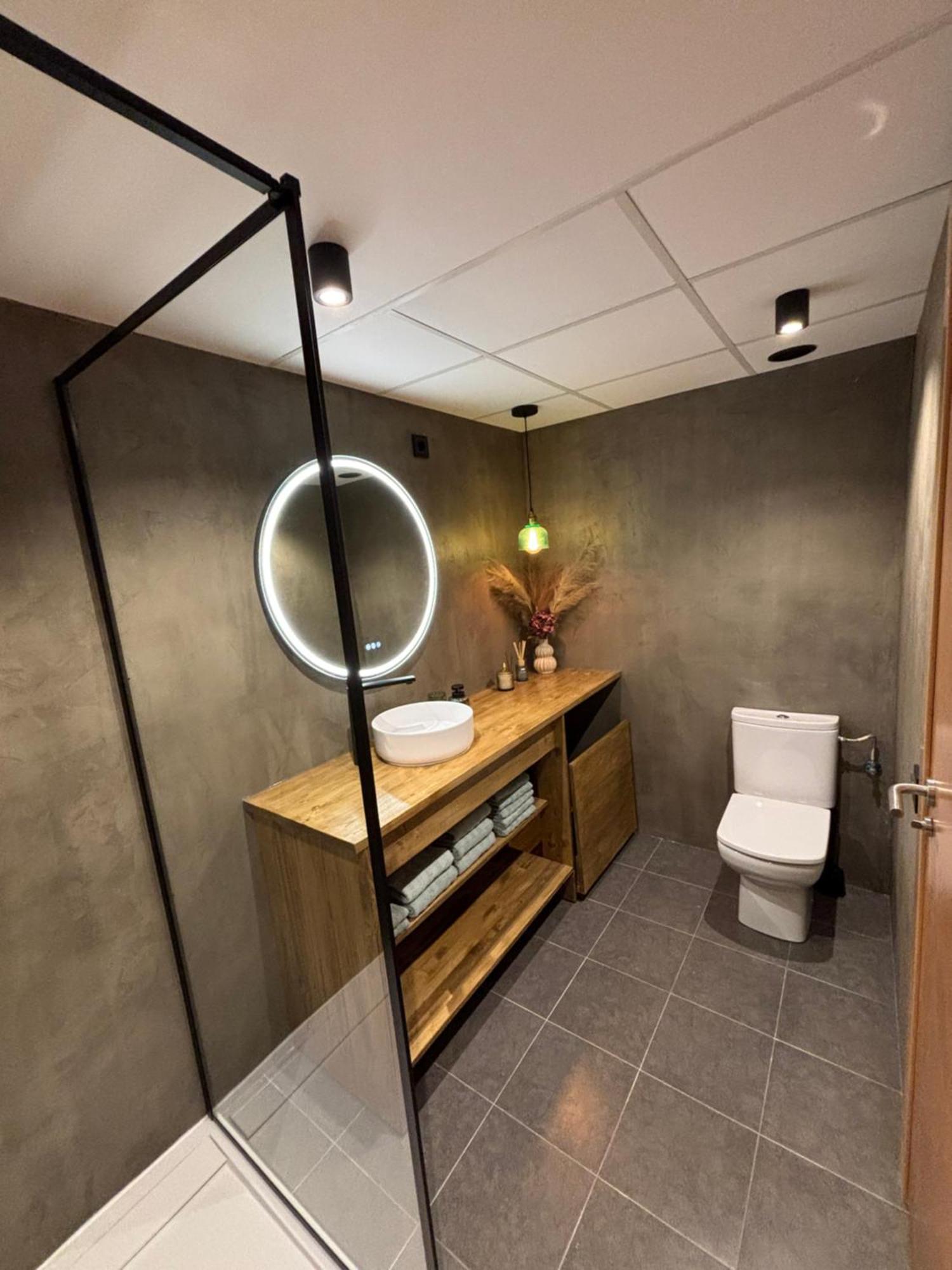 A 200 M Del Mar Apartment